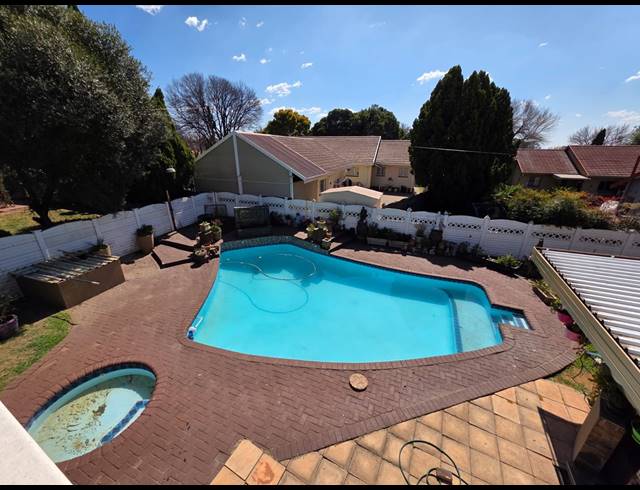4 BEDROOM HOUSE FOR SALE IN VAALPARK
